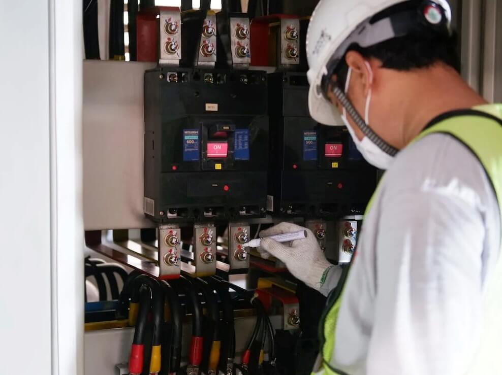 voltage tester electrician mentor